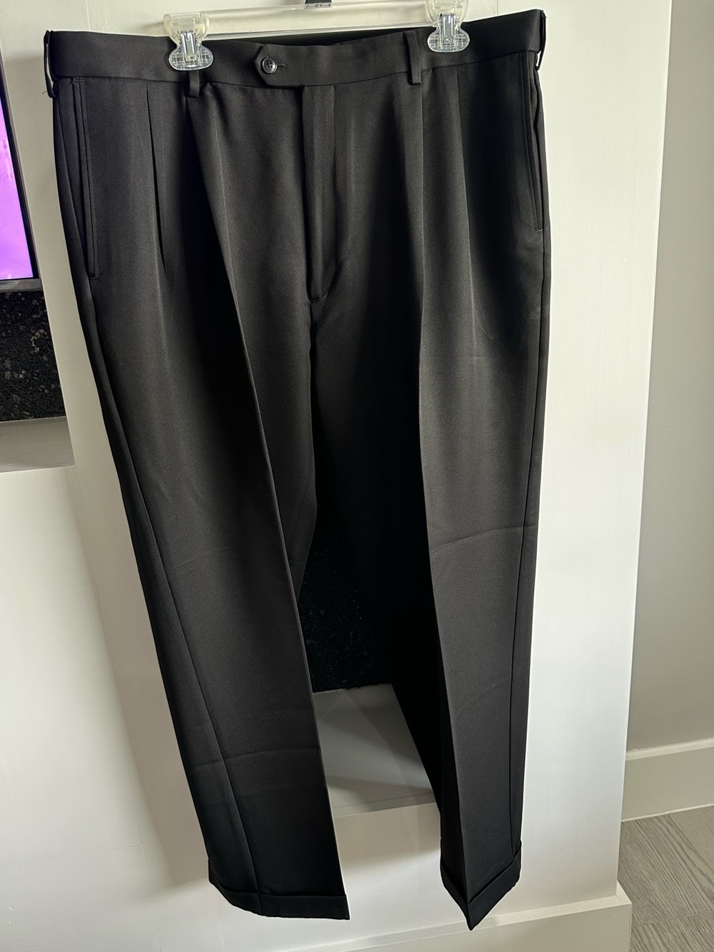 Roundtree & Yorke Black Pleated Dress Pants